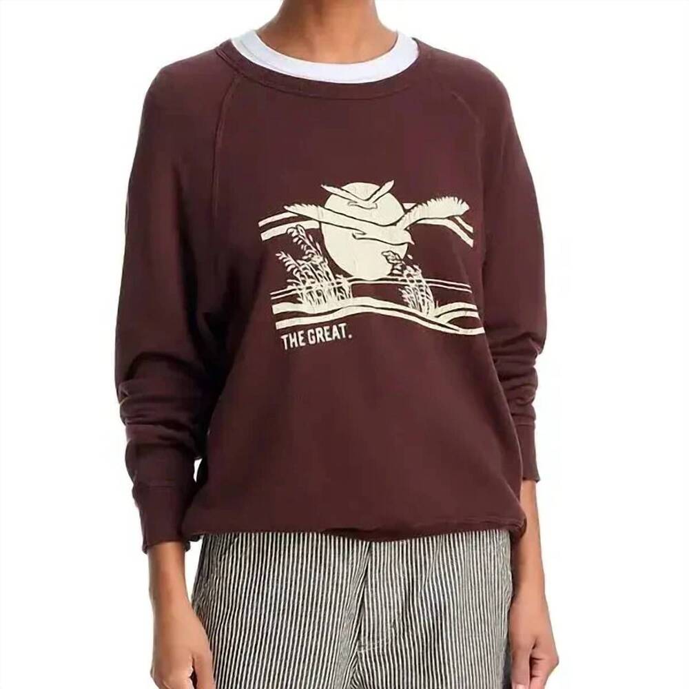 NEW THE GREAT. everglade graphic college sweatshirt in toasted walnut